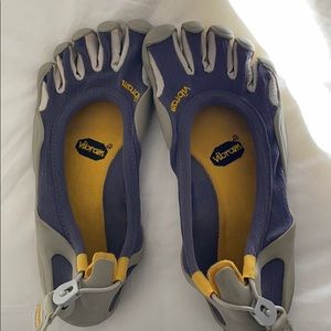 Vibram Women’s size 38 shoes
